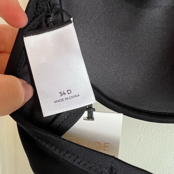 Shade & Shore, 34D, Black Swimsuit top, Never worn NWT, Bra cups, Strapy back - Picture 4 of 6